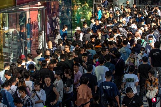 苹果在华新机开售遇冷?iPhone15订单排到冬天