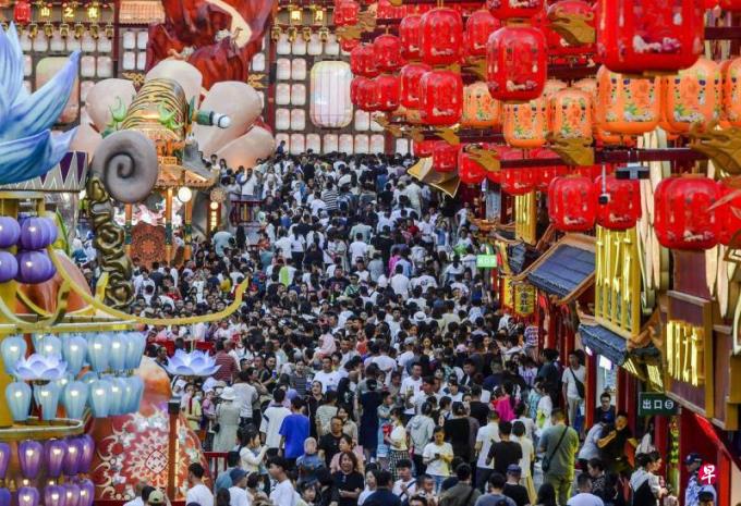 中国特稿:中国经济谷底寻出路