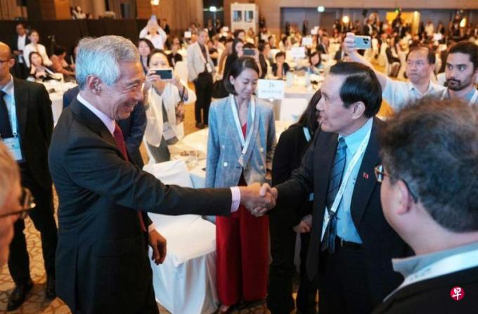 马英九吁两岸对话 李显龙:新加坡乐意提供场地和茶水