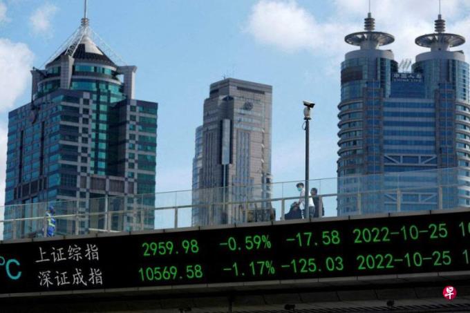 中国政府顾问据报建议明年经济增长定在4.5%至5.5%