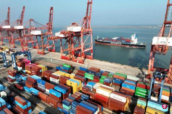 中国11月出口同比增长1.7% 半年来首次正增长