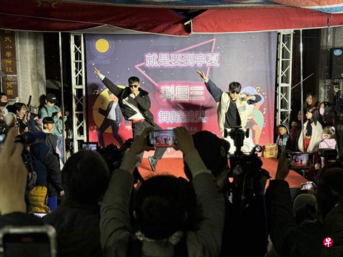 台湾特稿:文化入侵还是纯属娱乐 台青爱玩TikTok禁或不禁都难