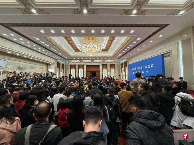 杨丹旭:熟悉的两会不同了