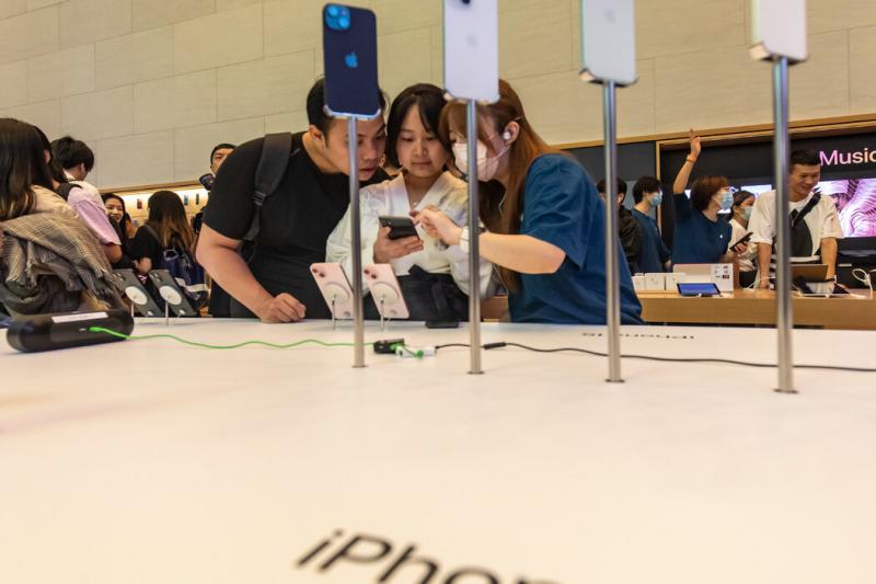 ����ʦ˵��iPhone 15û�������ȥ�����»��ͷ���ʱ�����顣