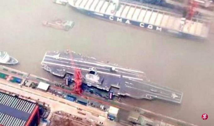 中国航母福建舰出现舰载机模型 引发近期海试猜测
