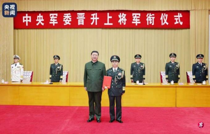 中共中央军委政工部常务副主任何宏军晋升上将