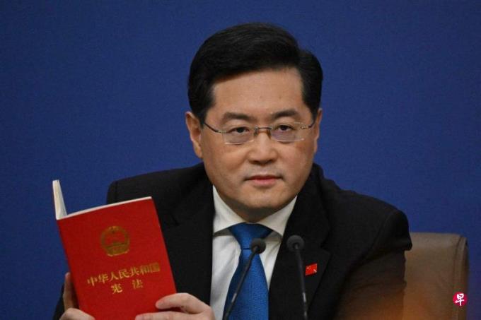 中国官方首次披露秦刚因个人原因辞去人大代表职务