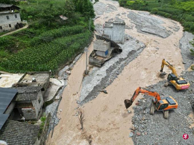 四川汉源山洪已致10人遇难 仍有29人失联