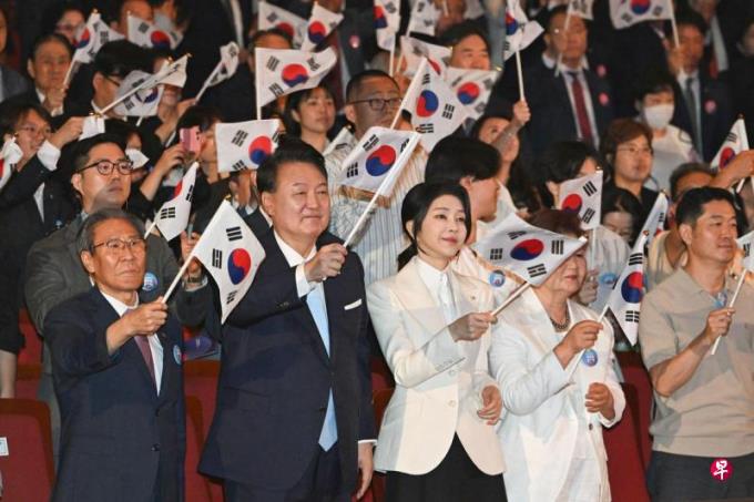 ���췽�϶���һ���������ư��޷�������