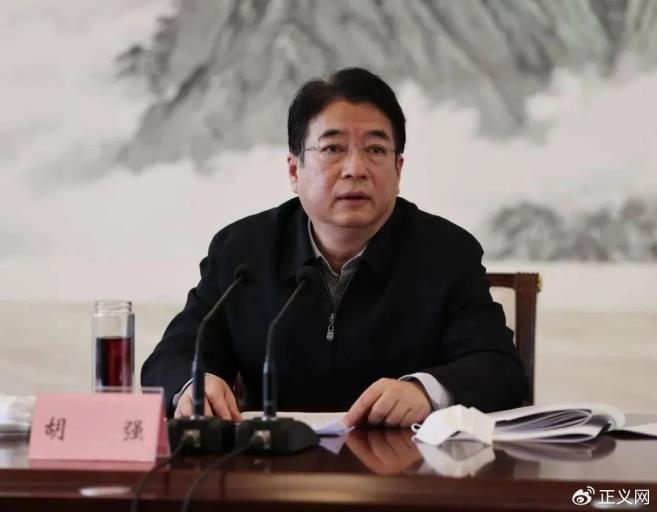 江西省政协原副主席胡强被决定逮捕,曾陷入周劼炫富舆论风波