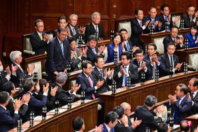 石破茂当选日本第103任首相