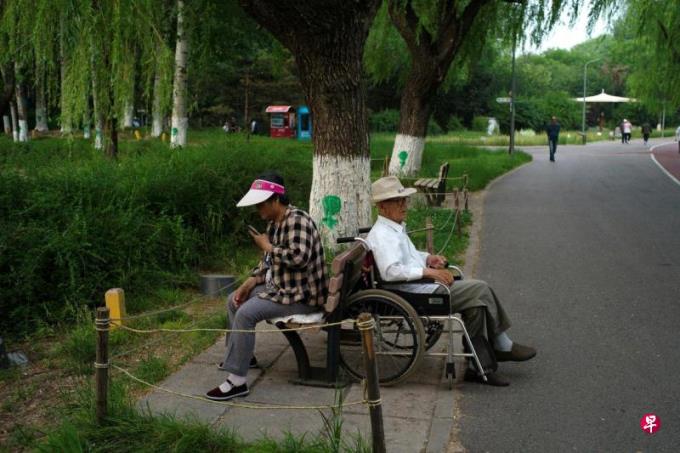 中国全面推广个人养老金制度应对人口老龄化