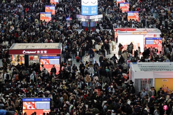 除夕当天 中国全国交通出行人数超过2亿人次