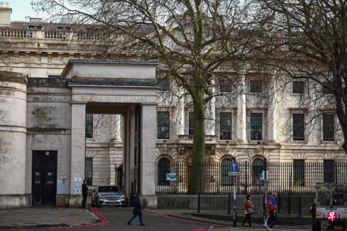 中国外长王毅访英 预计磋商兴建驻英大使馆议题