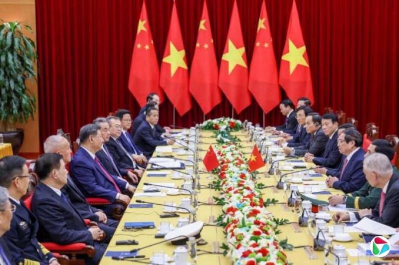 习近平吁中越共同反对霸权单边保护主义