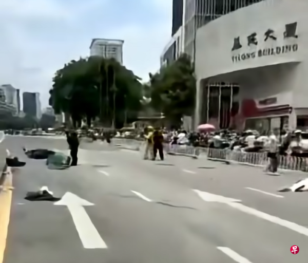�����죺�������������ײ����֮��