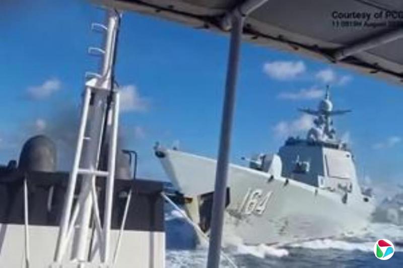中国军方称美驱逐舰闯入黄岩岛被驱离