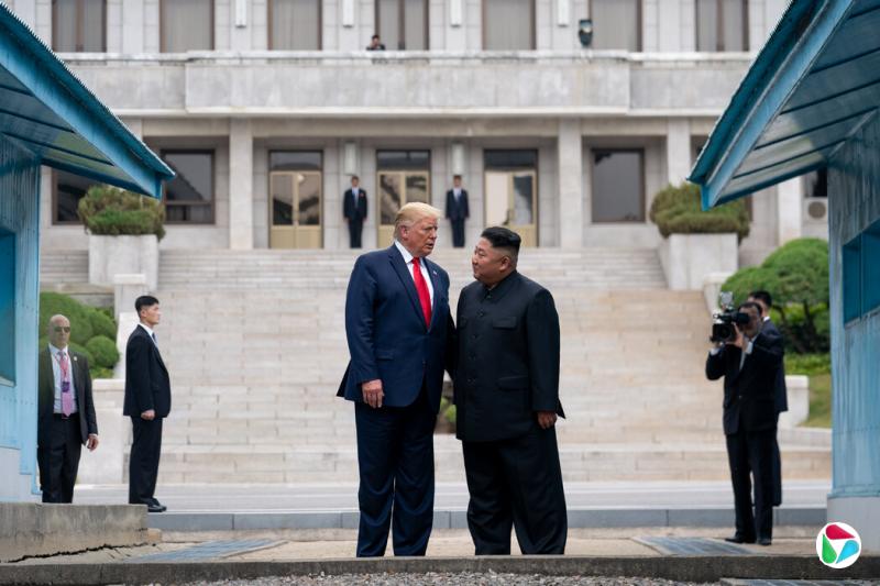 特朗普与普京的会面,令人不禁联想到他在首个期内与朝鲜领导人金正恩的外交互动。