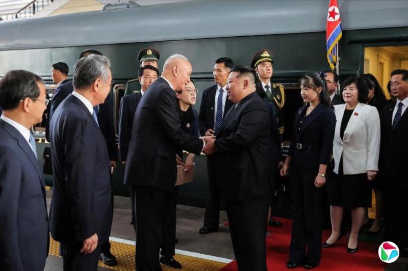 ������ЯŮ�û�¶���Ӱ��ˡ����� ���������Ĵ���Ϯ���²�