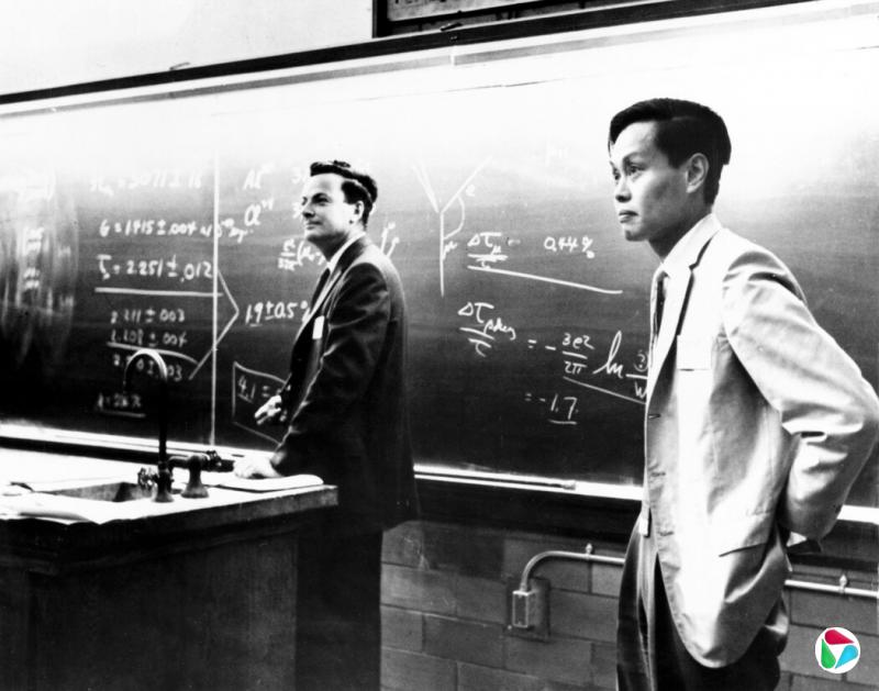 20世纪50年代,杨振宁与物理学家理查德·费曼。