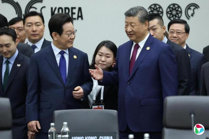 习近平:坚持“拉手”“延链”共同维护产供链稳定畅通