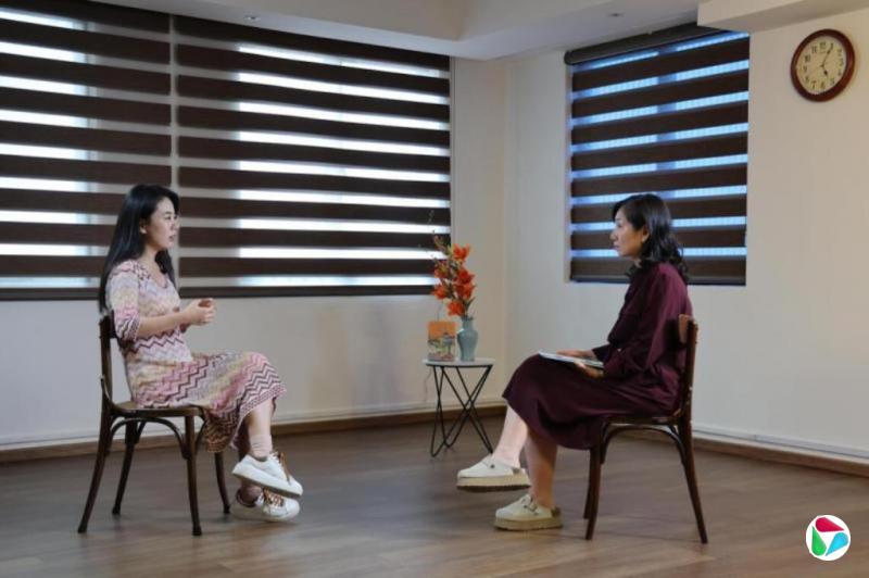 李佳佳:不再当乖顺的应声虫