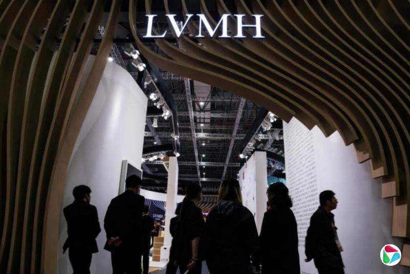 中国奢侈品需求现回暖迹象 LV、迪奥据报将开新店