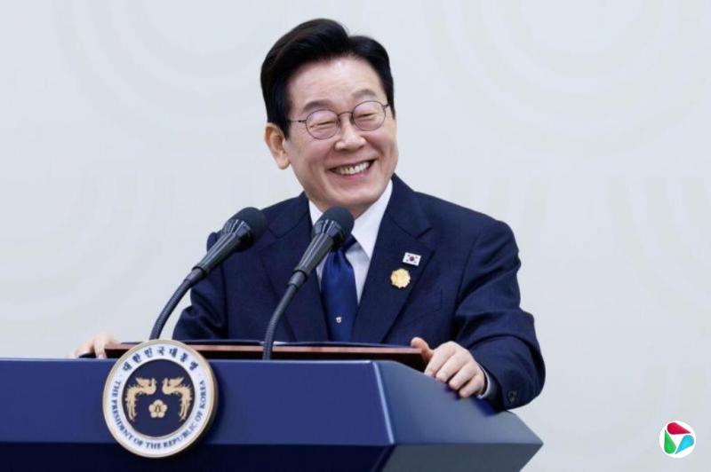 李在明施政好评率上升五个百分点 再超60%