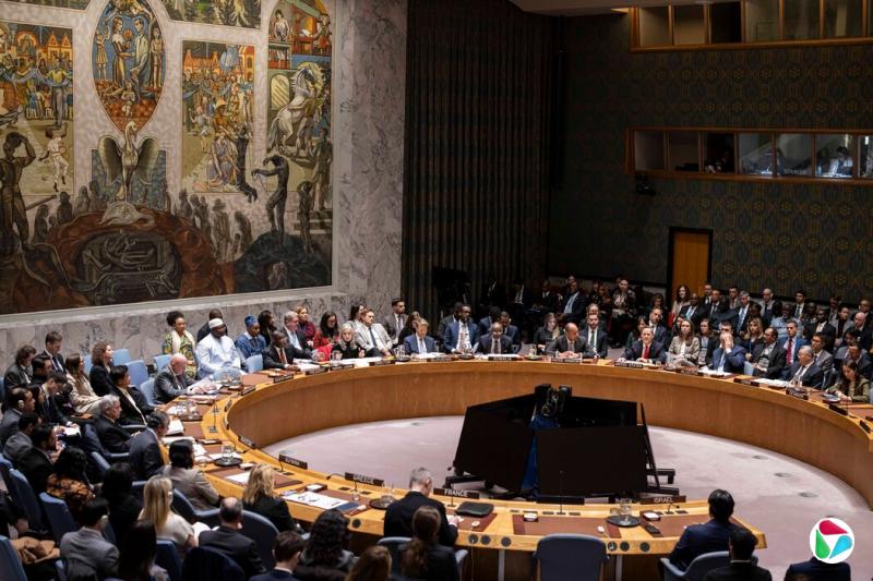 美国在联合国安理会提出的决议案于周一以13票赞成、0票反对获得通过。