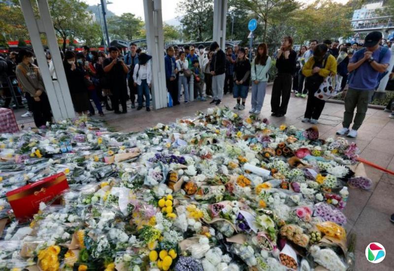 香港全城悼念大埔火灾罹难者