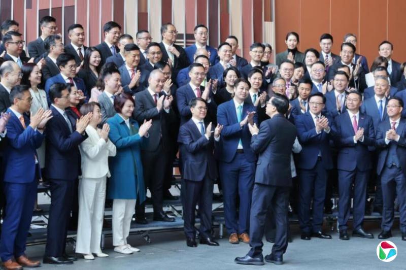 李家超吁香港新一届立法会议员:关注微观需要也要有大局观