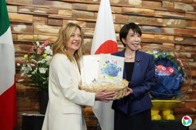 高市为到访意大利总理梅洛尼庆生