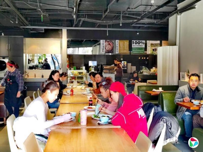 特稿:体制内食堂宾馆对外开放受追捧 学者:对冲部分土地财政缺口