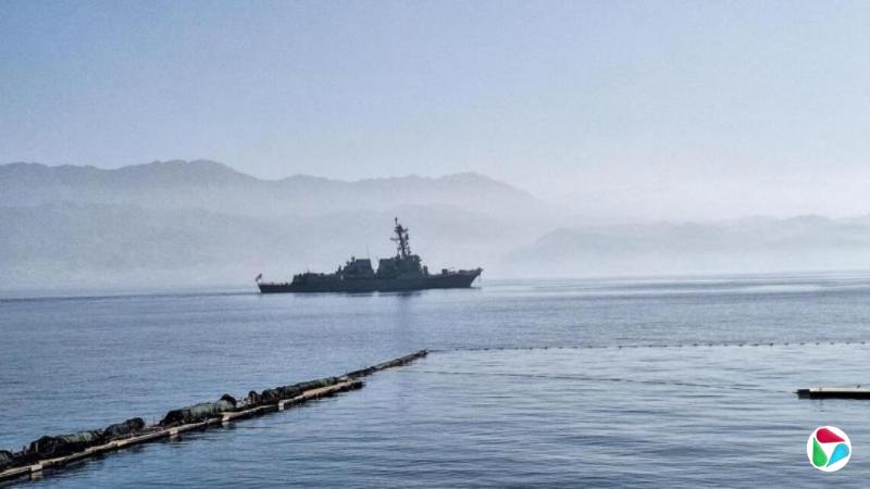 美国海军一驱逐舰离开以色列