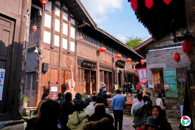 中国年轻人兴起“回旋镖”旅行 借转机一程玩两城