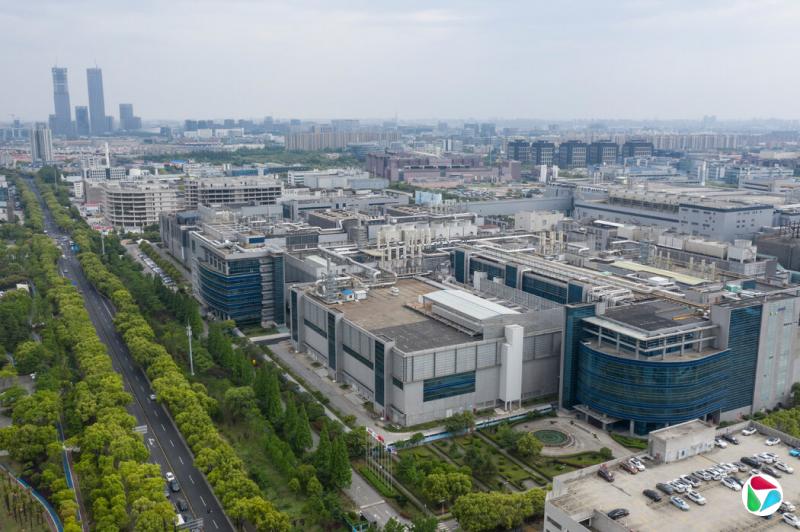 上海中芯国际集成电路制造有限公司园区。中国政府已投入逾1500亿美元,致力于推动国内尖端芯片的自主研发。