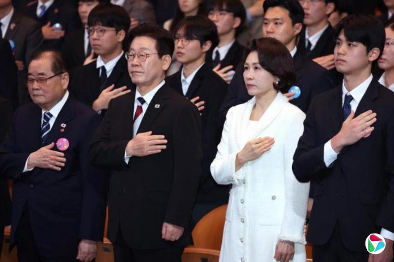 韩国总统李在明强调“半岛和平” 朝鲜前线换将引关注