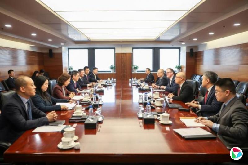 中美或进行新一轮贸易谈判前 李成钢会见美强生公司高层