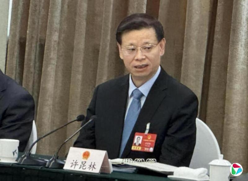 两会侧记:许昆林开炮 陈刚亮家丑