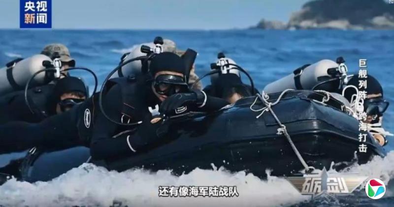 解放军海陆空火箭军演练登岛抢滩