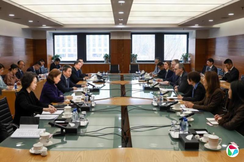 李成钢:望美工商界继续为稳定中美经贸关系发挥建设性作用