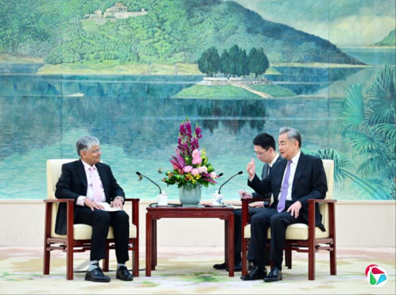 王毅:中国愿同印度扩大互利合作维护全球南方利益