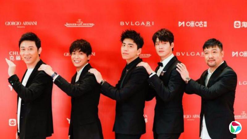 2019年6月15日,导演和演员出席第22届上海国际电影节开幕式。