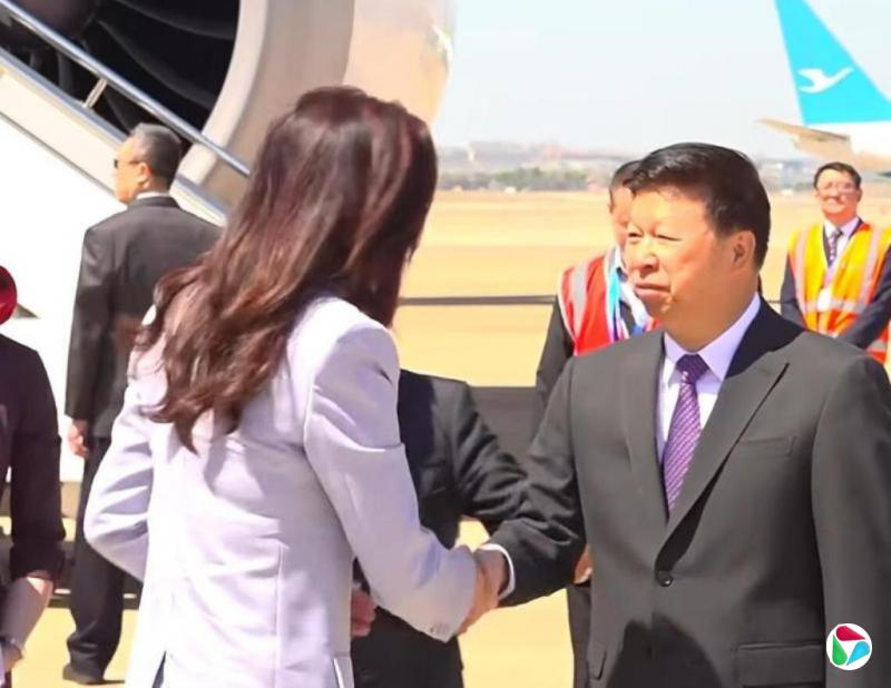 郑丽文抵达上海开启大陆行