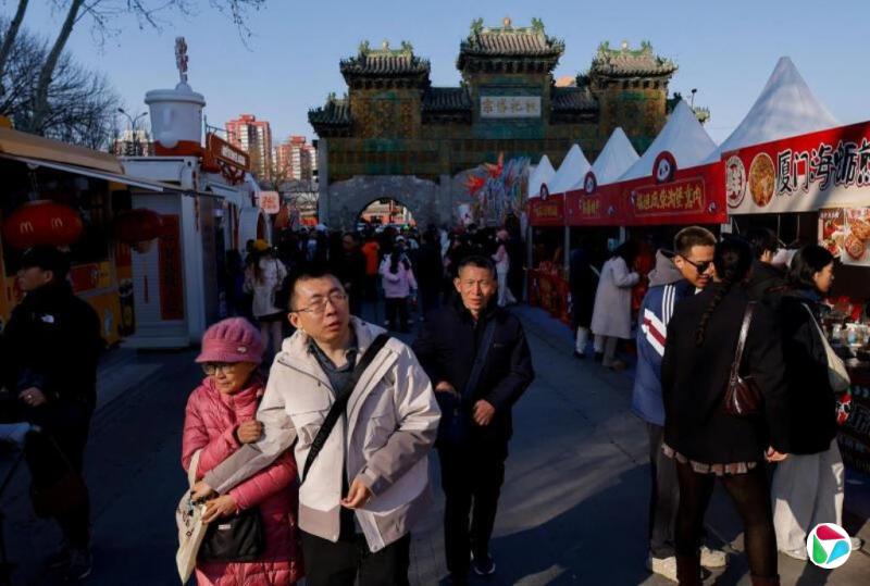 习近平:突出需求牵引 培育更多“中国服务”品牌