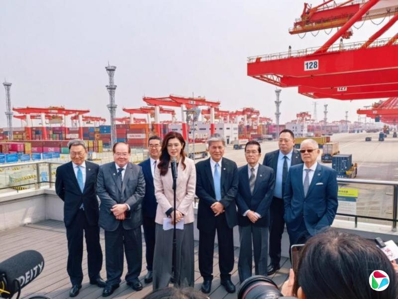 郑丽文上海参访:在天空飞的应该是鸟 不是导弹