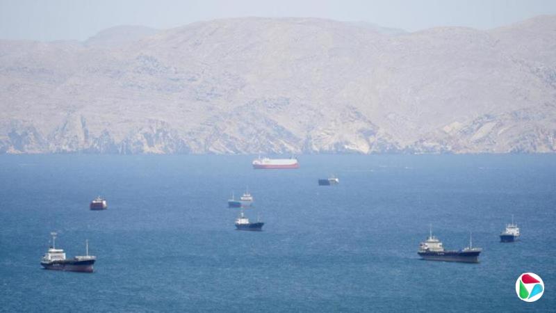 伊朗油轮因美国封锁被迫返航 霍尔木兹海峡交通稀少