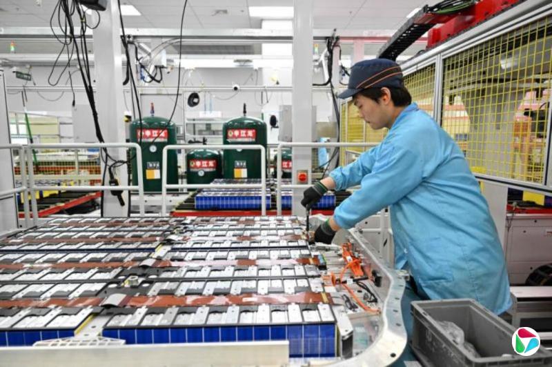 中国4月制造业PMI扩张放缓 弱需求强供给特征延续