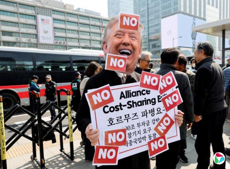 特朗普:韩国爆炸商船脱离队伍单独行动时遭袭