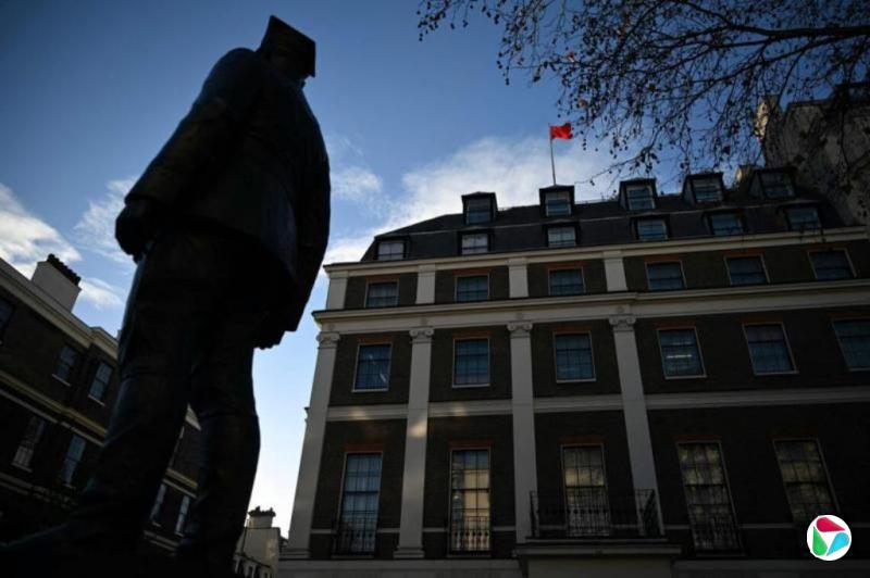 英法院裁定两人为中国监视港异见人士罪名成立 将召见中国大使